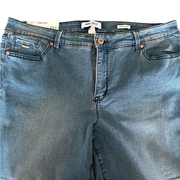 NWT - Nine West Plus Size Women’s Blue Jean Capri Cropped - Size 16 - Picture 2 of 5
